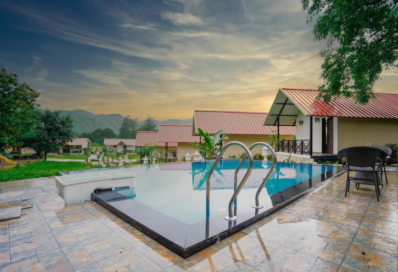 Ninad Homestays Карджат Экстерьер фото